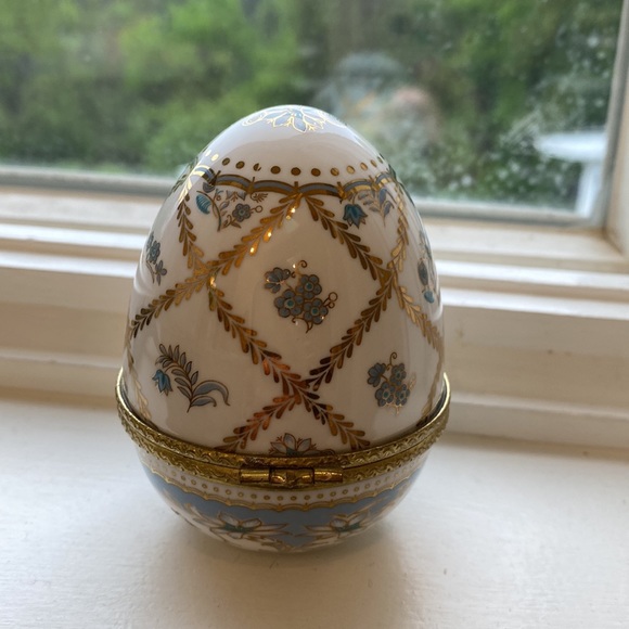 Porcelain trinket box - Picture 4 of 4